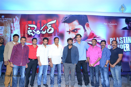 temper,ntr,poorijagannath,success meet,bandla ganesh  'టెంపర్' సక్సెస్ మీట్..!