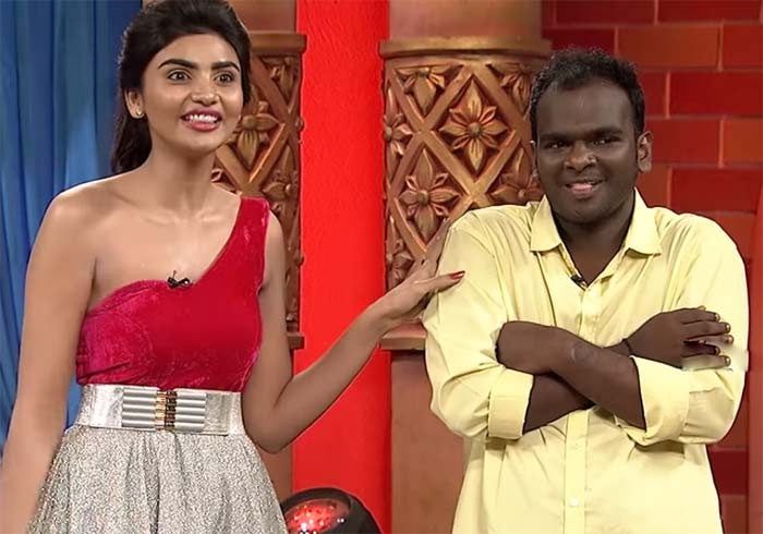 jabardasth,emmanuel,varsha,emmanuel - varsha love story  వర్ష నన్ను అందుకే లవ్ చేస్తుంది: ఇమ్మాన్యువల్ 