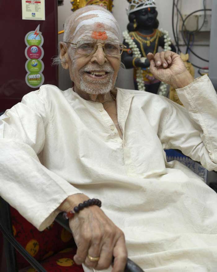 v dhakshinamoorthy guru of ar rahman is no more  ఏఆర్ రెహ‌మాన్ సంగీత గురువు మృతి