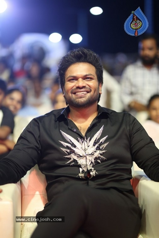 manchu manoj  సక్సెస్ ట్రాక్ ఎక్కిన మంచువారబ్బాయి 