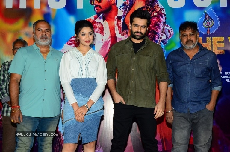 ram,the warrior movie,the warrior movie song launch,krithi shetty  నేను పని చేసిన బెస్ట్ డైరెక్ట‌ర్స్‌లో ఈయన ఒకరు