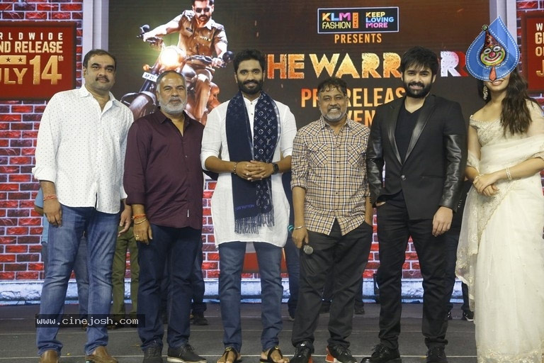 ram,the warriorr,the warriorr pre release event,lingusamy,krithi shetty  పోలీస్ కథ చేస్తే, ఇలాంటి కథ చెయ్యాలి: రామ్ 