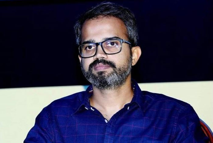 kgf director,tollywood,mythri movie makers,prashanth neel  ‘కేజీఎఫ్‌ చాప్టర్‌2’ వరకు వెయిట్ చేస్తే బెటర్!