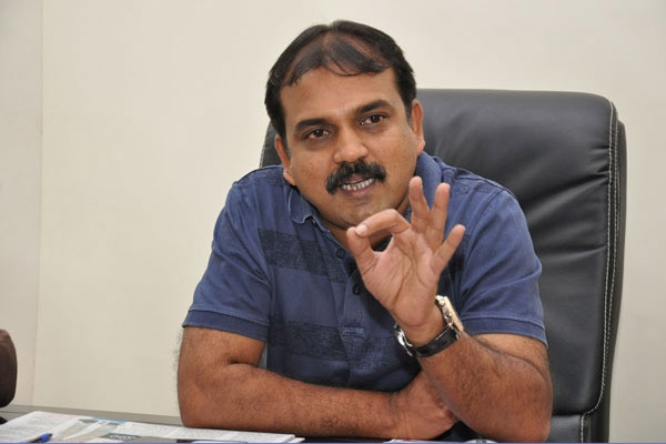 tollywood,writers,original writers,talent,ss rajamouli,boyapati srinu,koratala siva  స్పెషల్: టాలీవుడ్ లో దొ౦గలు పడ్డారా?