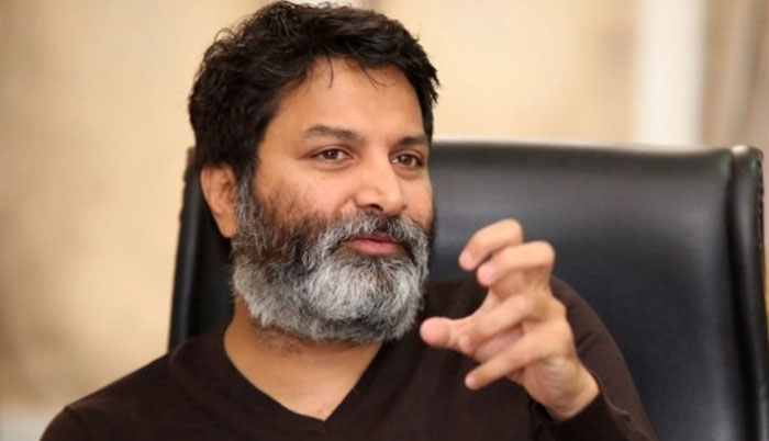 trivikram srinivas,heard stories,sithara entertainments,haarika and hassine creations  త్రివిక్రమ్ కథలు వింటున్నాడట.. ఎవరికోసమంటే?