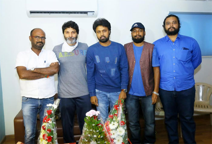 mismatch movie,first song,trivikram srinivas,launches,miss match  త్రివిక్రమ్ విడుదల చేసిన ‘మిస్ మ్యాచ్’ తొలిపాట