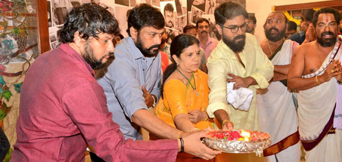 chiranjeevi,ram charan,director surender reddy,chiranjeevi 151 movie launched,uyyalawada narasimha reddy movie launched  వామ్మో... సైలెంట్ గా కానిచ్చేశారు..!