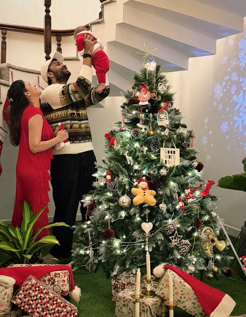 varun tej  కొడుకుతో మెగా హీరో క్రిస్మస్ సెలబ్రేషన్స్ 