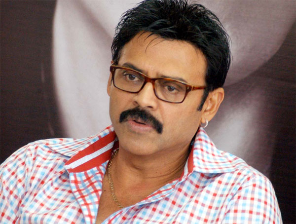 venkatesh,suresh babu,remakes,straight movies,hits   ఒక స్ట్రెయిట్ రెండు రీమేక్ లతో వెంకీ పయనం...!