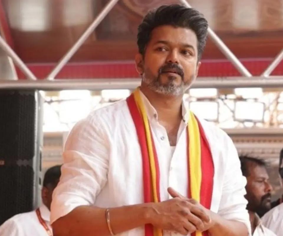 vijay  విజయ్ కు షాకిచ్చిన అభిమాని ఫ్యామిలీ