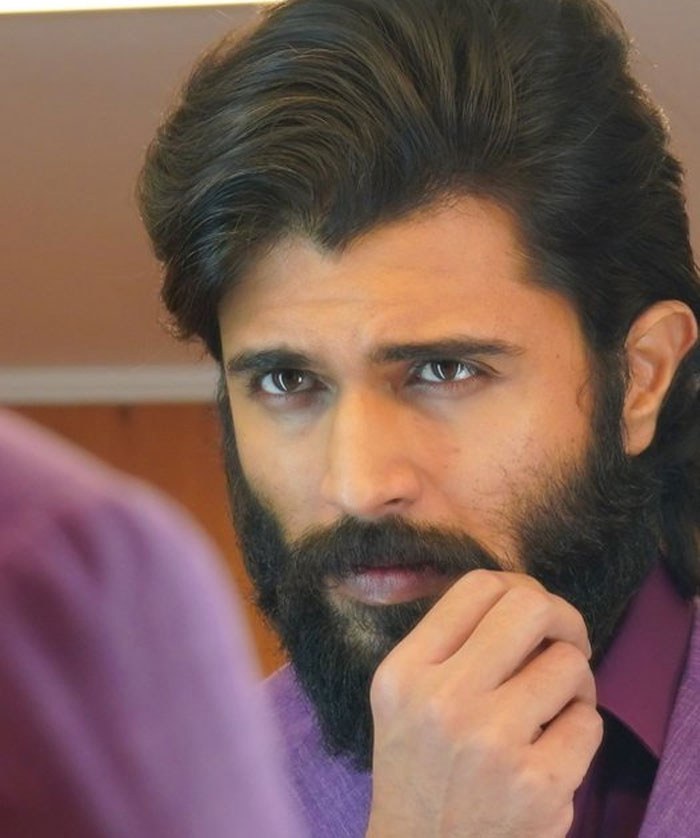 vijay deverakonda,fighter,fighter movie update,charmi,marshal arts  ‘ఫైటర్’‌గా విజయ్ లుక్ ఎలా ఉంటుందో..?