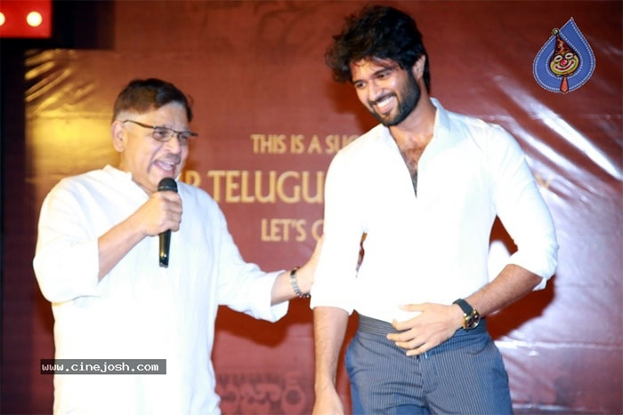 vijay devarakonda,third movie,geetha arts-2,allu aravind  గీతాఆర్ట్స్-2 బ్యానర్‌లో విజయ్ హ్యాట్రిక్ సినిమా!?