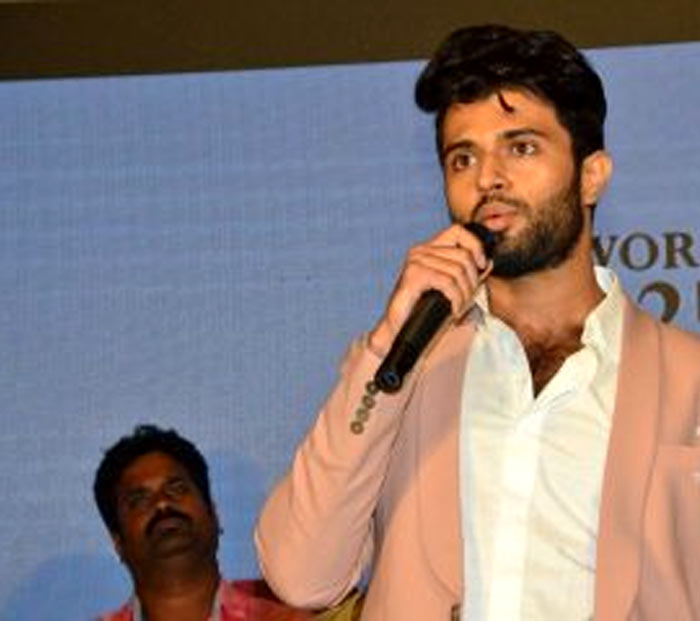 vijay devarakonda,nani,arjun reddy movie,trailer  ఎంత నమ్మకమైనా.. అదేం భాష నాయనా..! 