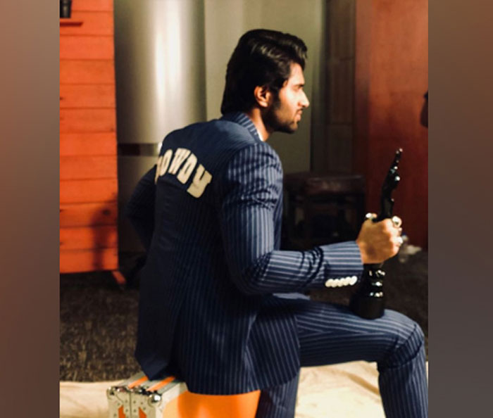 vijay devarakonda,best actor,65th jio filmfare awards,proud moment  విజయ్ దేవరకొండ ఉద్వేగంకి లోనయ్యాడు!