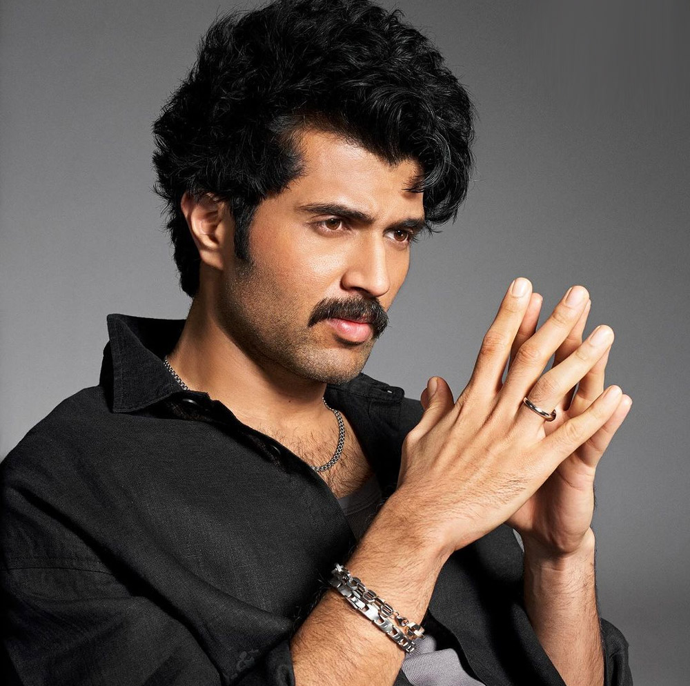 vijay deverakonda  రష్మికతో నిశ్చితార్థం.. విజయ్ స్పందనిదే