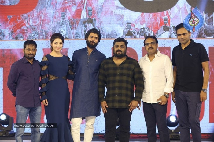 nota,hyderabad,public meet,vijay deverakonda,celebrities  నిజంగా సినిమా చూసి ఓటు వేస్తారా?: విజయ్