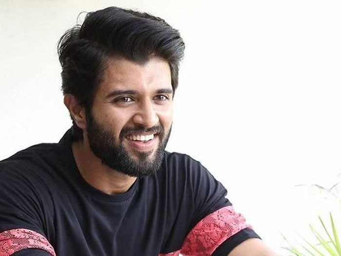 vijay deverakonda,mindset,kranthi madhav,film  విజయ్ దేవరకొండ షాకింగ్ డెసిషన్!