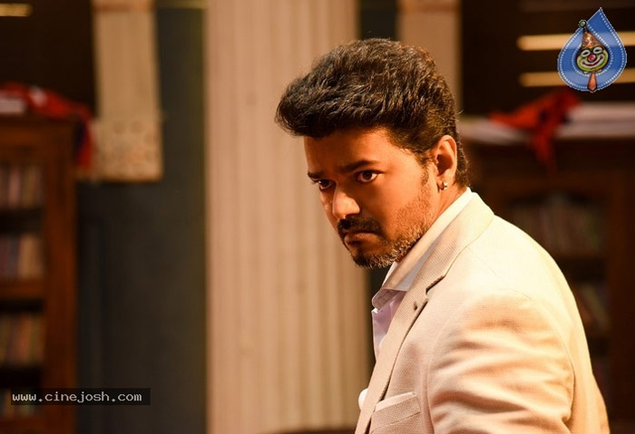 sarkar,story,leaked,vijay,ar murugadoss,sarkar movie story  ఇదే స్టోరీ అయితే బాక్స్ బద్దలే..!!