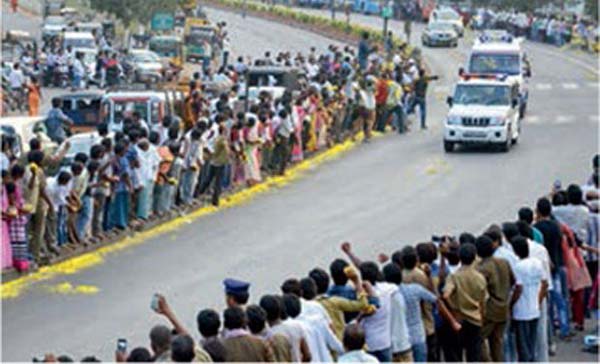 vijayawada,gadde ramamohan,eamcet exams 2015,police service  విజయవాడ పోలీసుల సేవలు ప్రశంసనీయం!