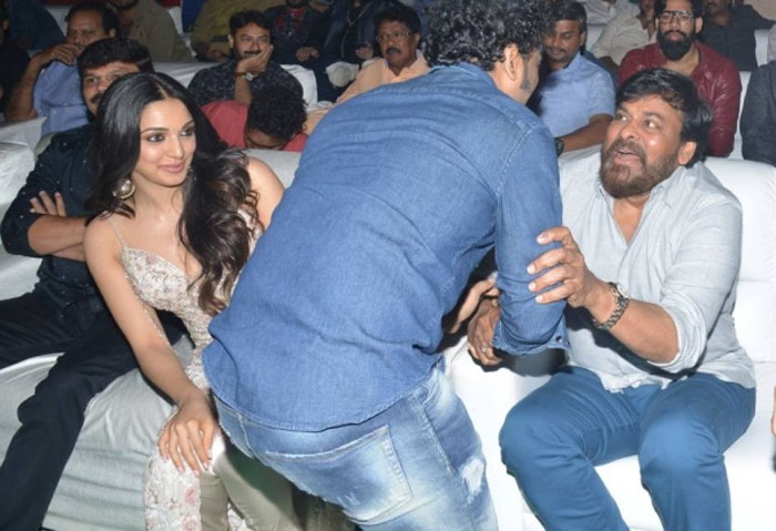 megastar chiranjeevi,devisri prasad,dsp,vinaya vidheya rama,pre release event,looks  చిరంజీవి, దేవిశ్రీ.. లుక్స్ గురించే టాక్స్! 