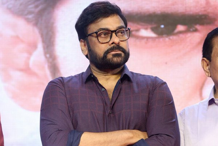 vinaya vidheya rama,mega compound,ram charan,chiranjeevi,boyapati srinu  మెగా కాంపౌండ్‌.. మరీ ముఖ్యంగా చిరు ఏం చేస్తున్నాడు!