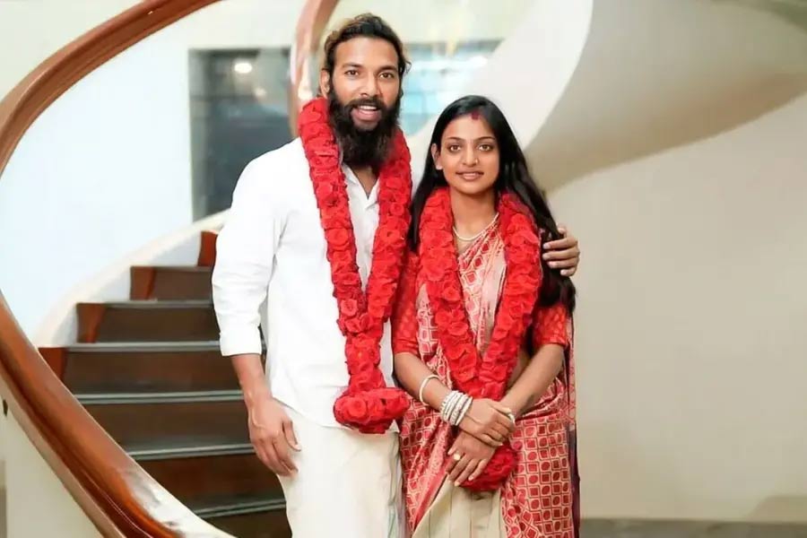 monalisa  బిగ్ ట్విస్ట్ - మోనాలిసా భర్తపై పోక్సో కేసు