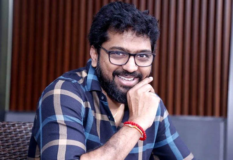 vasishta  విశ్వంభర స్టోరీ చెప్పేసిన దర్శకుడు 