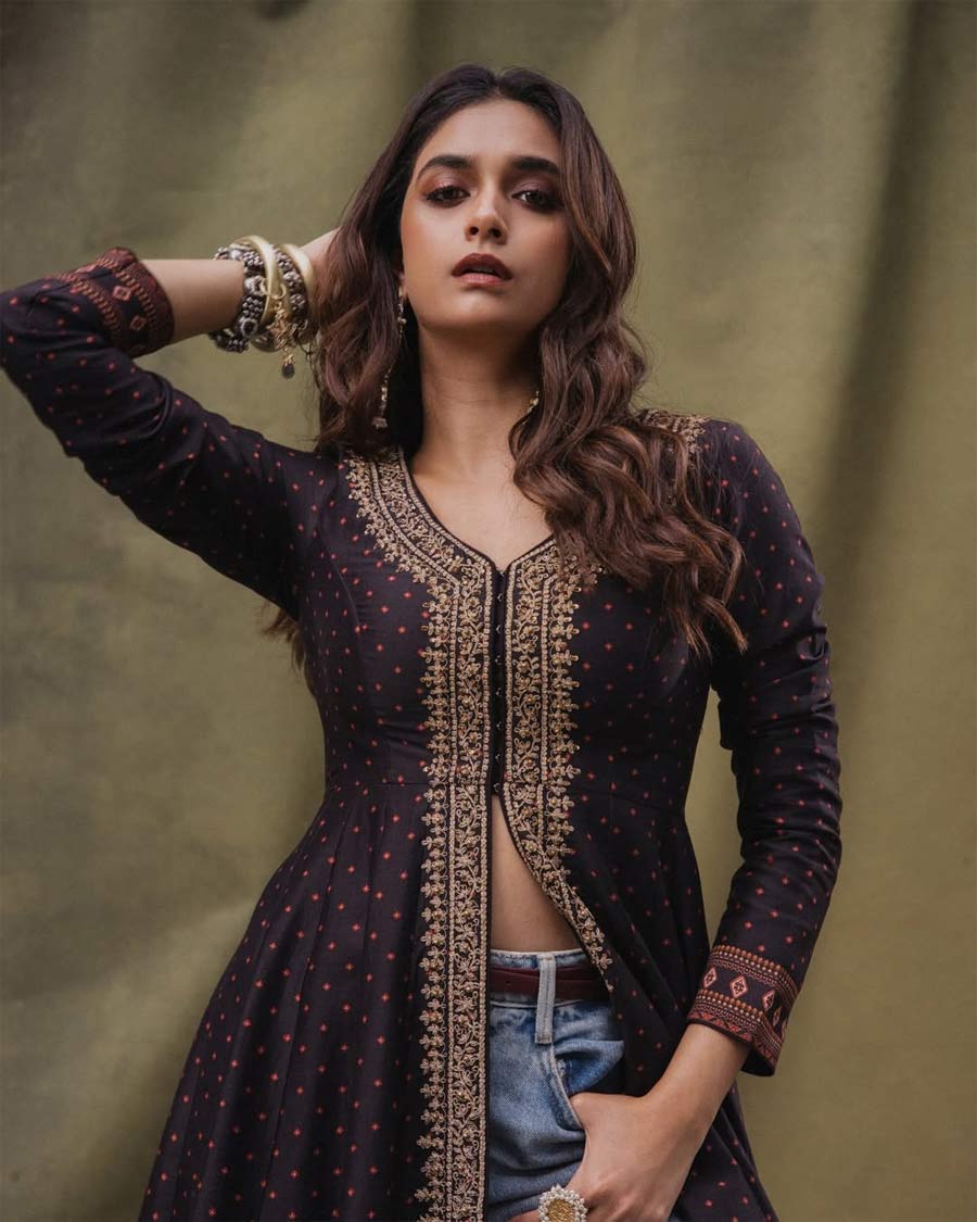 keerthy suresh  కీర్తి సురేష్ సోలో కష్టాలు 