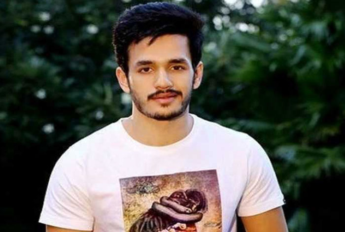 akhil akkineni,new movie,director,prabhas,bhaskar  ప్రభాసా.. భాస్కరా? అఖిల్4 సంగతేంటి?