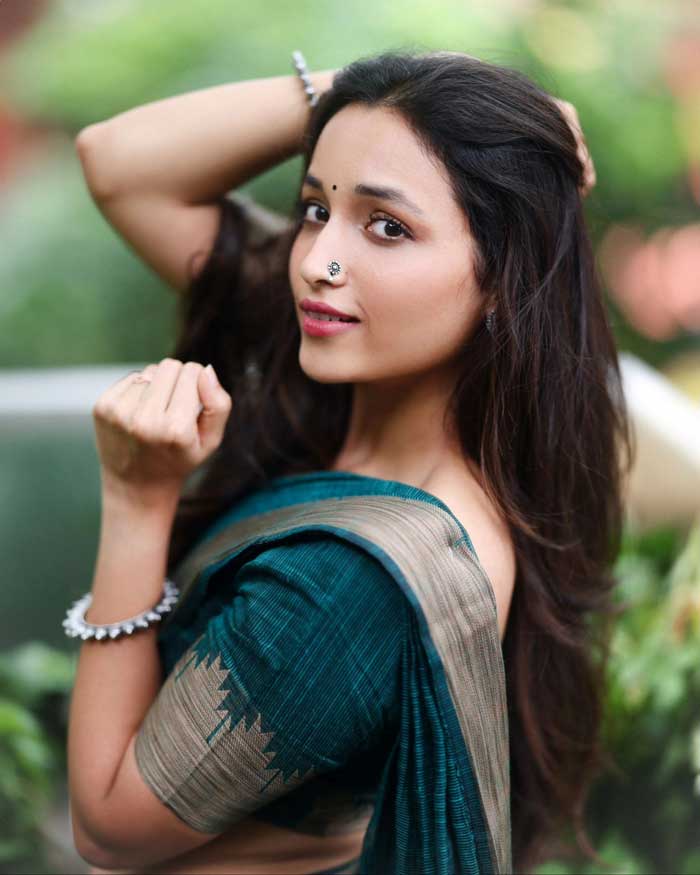 srinidhi shetty  హిట్ అయినా శ్రీనిధి పేరు వినిపించలేదేమిటో