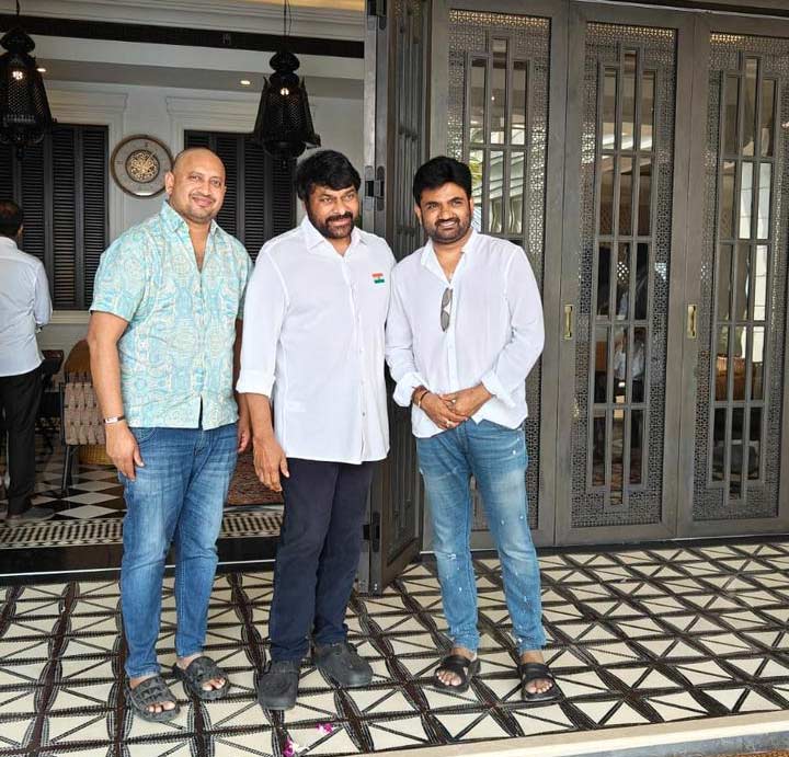 chiranjeevi  చిరుకి ఊపిరి సలపడం లేదు