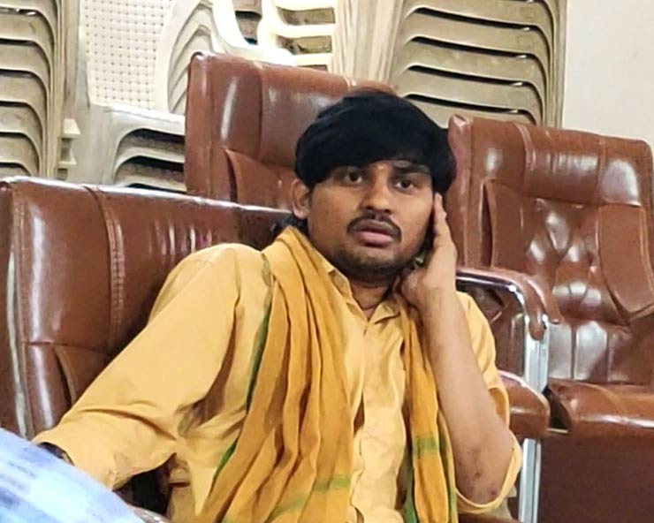 rakesh  పవన్ కి మీరు ఫ్యాన్ ఏమో నేను కాదు