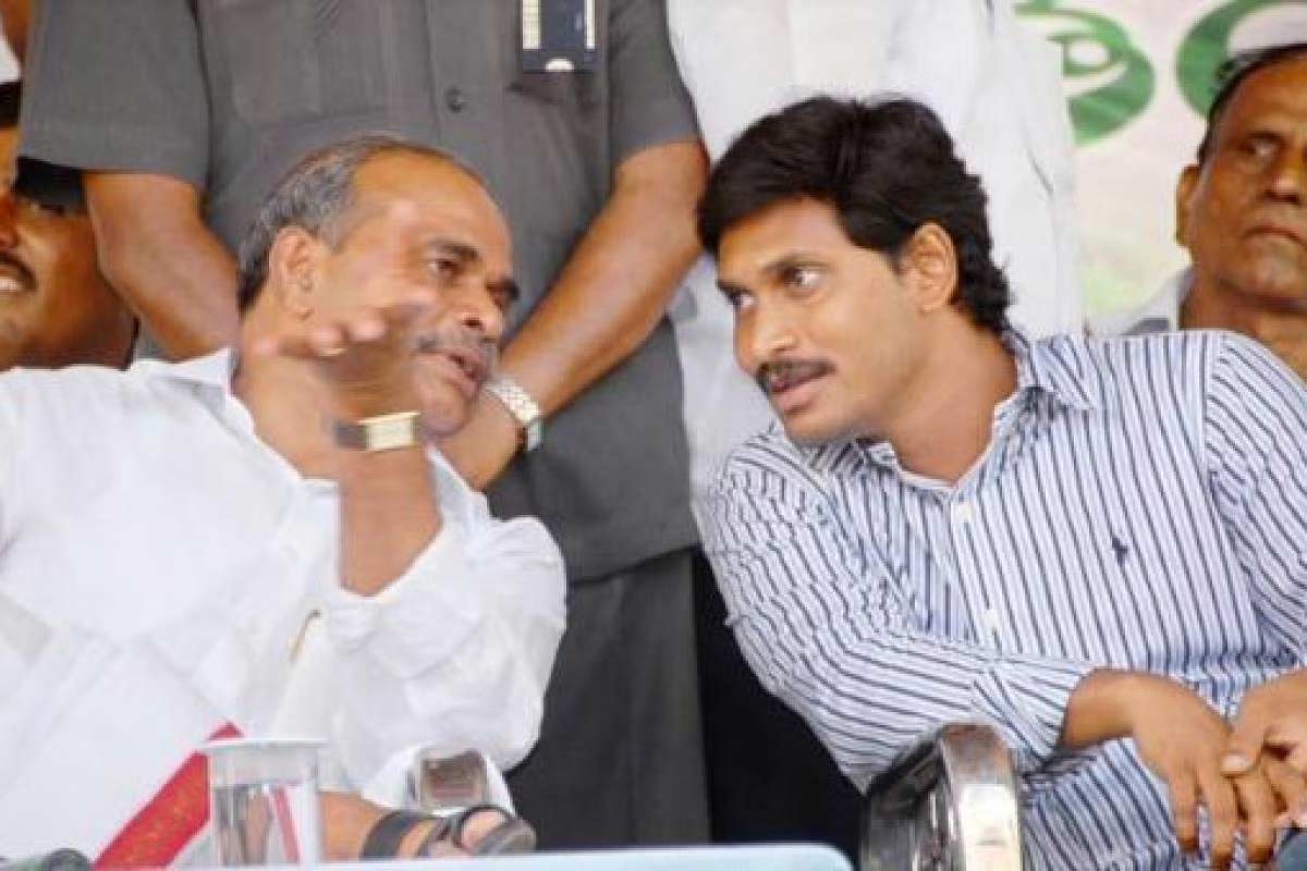 jagan  నాడు YSR నేడు జగన్